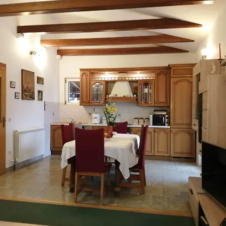 Vakantiehuis House Mare *