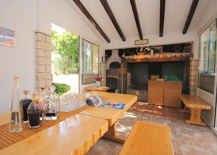 House Mare Kaštel Novi
