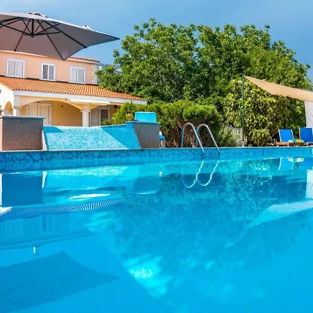 Mare - Open Pool And Pool For Children *
